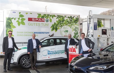 von Links: Patrick Staubli (Pr&auml;sident AVIA Vereinigung), Urs Schmidli (CEO Sch&auml;tzle AG), Hansj&ouml;rg Vock (H2 Energy AG), Martin Osterwalder (Vorstandsmitglied F&ouml;rderverein H2 Mobilit&auml;t Schweiz)